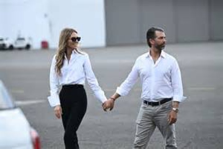 Trump Jr., girlfriend kiss and campaign CNN Video