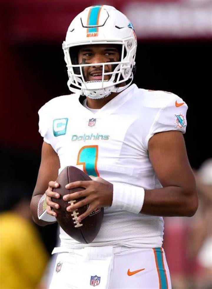 Tua Tagovailoa gives rare glimpse into marriage with wife Annah in