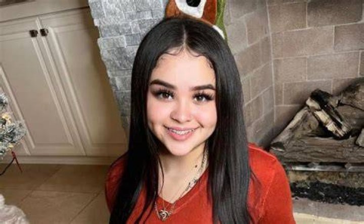 Valarie Ruvalcaba se pone sus mejores prendas para flechar a sus fans