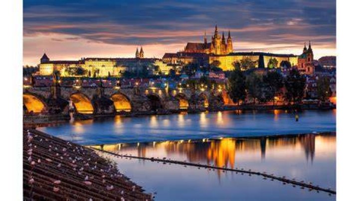 Wallpaper Prague, cityscape, Czech Republic, street 1980x1320