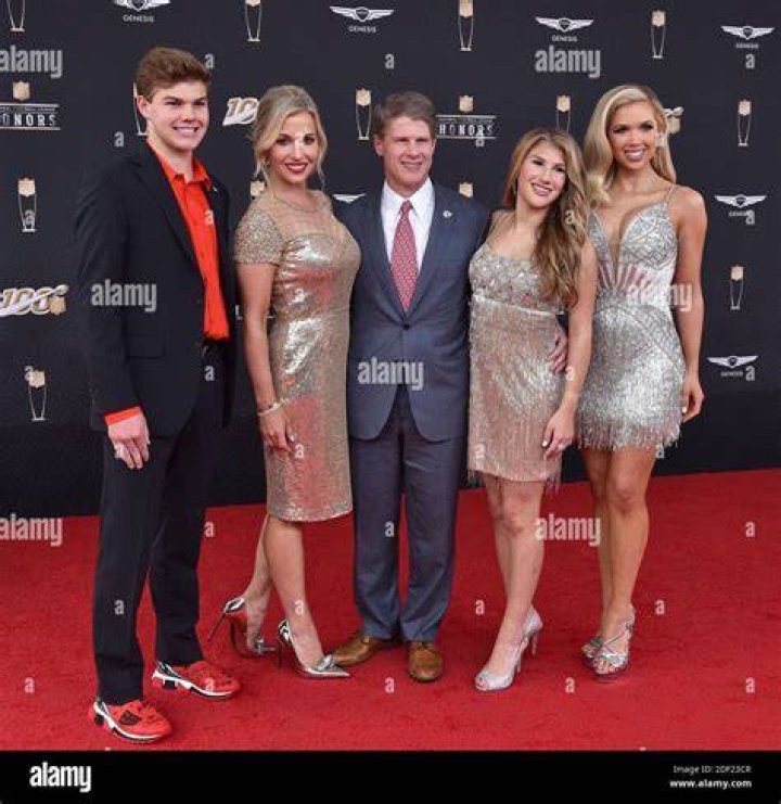 Who are Clark Hunt's children, Gracie, Ava, and Knobel Hunt? Meet the