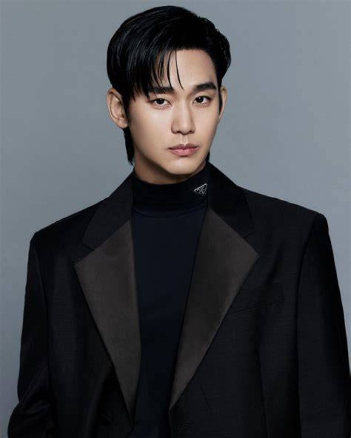 Who Is Kim Soo Hyun's Girlfriend? Uncovering The Truth Behind His