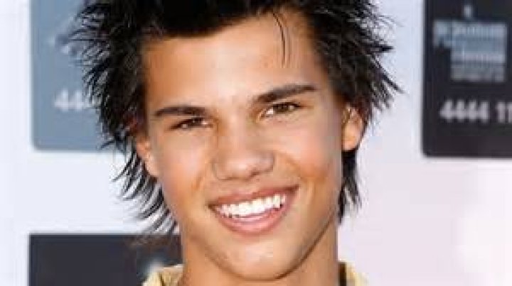 Why Taylor Lautner Has Been Recast As Sharkboy Screen Rant