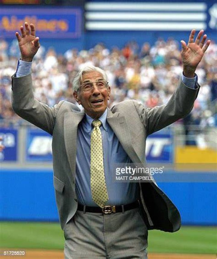 Yankee Hall of Famer Phil Rizzuto dead at 89